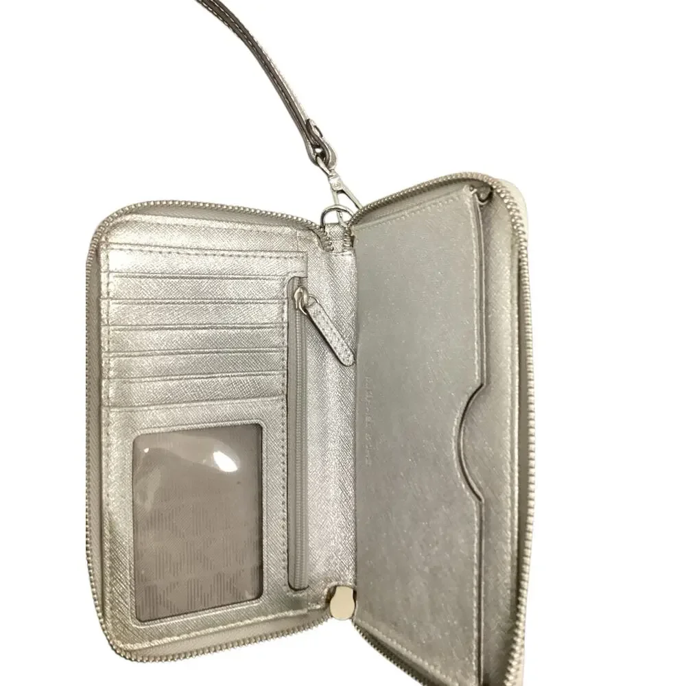 Michael Kors Wallet Women’s 1 Size Wristlet Style Saffiano Leather Zipper Silver